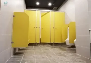 Vách ngăn vệ sinh compact phụ kiện mạ vàng đẳng cấp