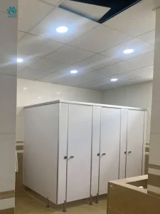 Tấm compact higo xác thực làm vách ngăn vệ sinh ngoài trời?