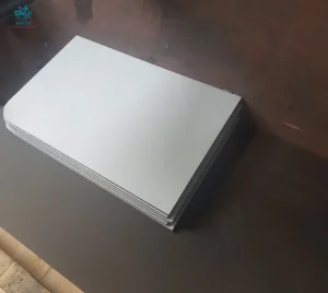 Vách Ngăn Vệ Sinh Compact HPL: Khái Niệm Nổi Bật và Ứng Dụng