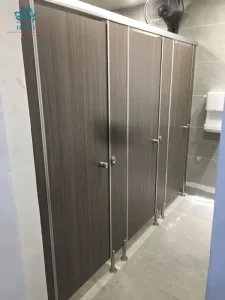 Thi công trọn gói vách ngăn vệ sinh nên chọn mua vật tư?