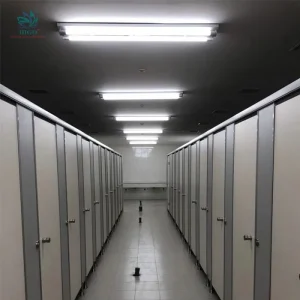 Chất liệu tấm Compact HPL thi công vách ngăn nhà vệ sinh