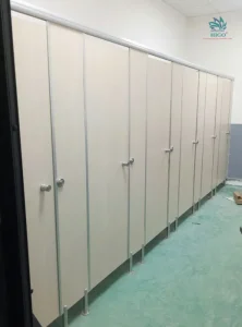 Phân biệt vách ngăn vệ sinh compact hpl loại 1 và 2 chịu nước