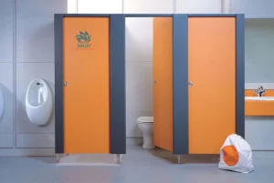 Vách ngăn vệ sinh compact giá rẻ tại sao không nên sử dụng ?