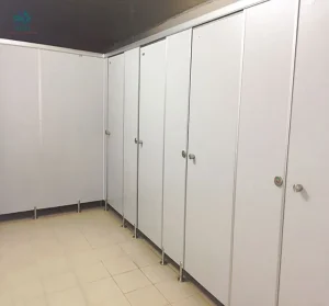 Vì sao vách ngăn vệ sinh comapct hpl có tính năng chịu nước?