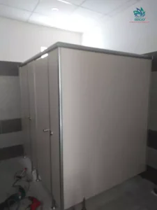 vách ngăn vệ sinh nhựa cho công trình vệ sinh có là lựa chọn đúng đắn