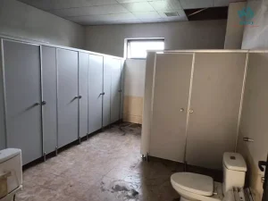Vách ngăn vệ sinh Compact HPL độ bền tương đối cao