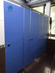 LOẠI BỎ VẾT TRẦY XƯỚC TỪ PHÂN VÙNG VÁCH NGĂN VỆ SINH