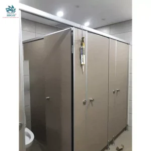Vách ngăn vệ sinh compact – Ưu điểm và các loại vách ngăn toilet phổ biến