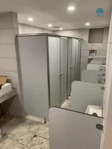 Higo khám phá sự khác nhau của vách ngăn vệ sinh HPL và HDF