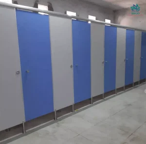 Giá vách ngăn vệ sinh phụ thuộc những yếu tốt nào?