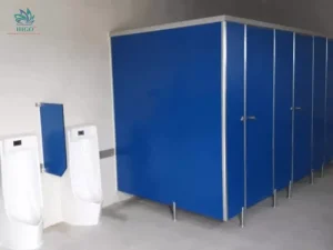 Vệ sinh vách ngăn vệ sinh