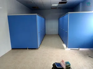 Thi công vách ngăn vệ sinh compact HPL tại Bến Tre