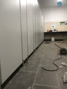 Vách ngăn vệ sinh compact hpl chính hãng khác vách ngăn loại 2 thế nào?