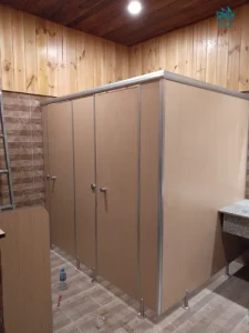 Báo giá vách ngăn vệ sinh Compact hpl cùng phân biệt compact chính hàng