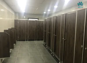Vách ngăn nhà vệ sinh bằng tấm Compact hpl giá rẻ tại TPHCM