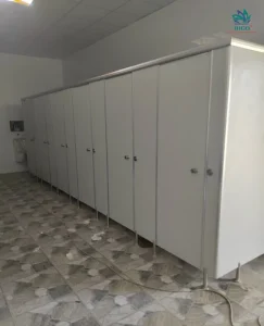 Vách ngăn vệ sinh Compact HPL chịu nước – Chất lượng số 1