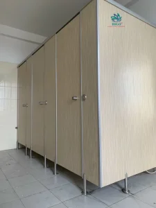 Chúng ta sử dụng vách ngăn vệ sinh compact hpl hợp lý tốt nhất