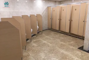 Vách ngăn vệ sinh Compact HPL 18mm được thi công phổ biến trong các nhà hàng