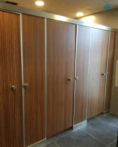 Vách ngăn vệ sinh giá rẻ chất lượng có thật hay không?