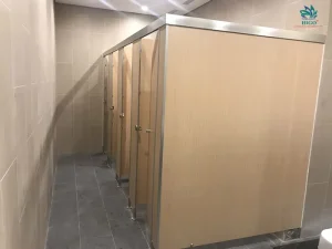 BÁO GIÁ THI CÔNG VÁCH NGĂN VỆ SINH COMPACT HPL TRỌN GÓI CHẤT LƯỢNG