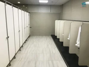 Giá thi công hoàn thiện vách ngăn vệ sinh compact hpl chống nước có đắt không?