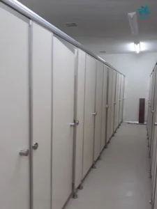 Tấm vách ngăn nhà vệ sinh thi công compact hpl loại nào tốt nhất ?