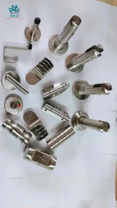 Phụ kiện vách ngăn vệ sinh inox 304 chống rỉ sét, không bị ăn mòn