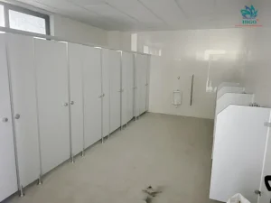 Thủ thuật gia công vách ngăn vệ sinh compact hpl tiết kiệm 30% chi phí