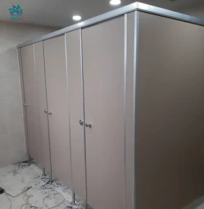 Vách ngăn vệ sinh nhựa Compact HPL mẫ mã đa dạng, hiện đại