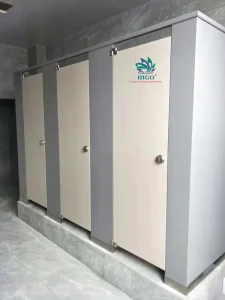 Thi công vách ngăn vệ sinh tạo không gian rộng rãi cho người sử dụng