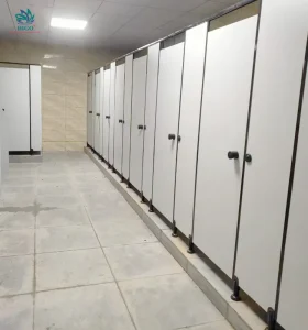 Bảng giá thi công vách ngăn vệ sinh Compact hpl cập nhật mới nhất