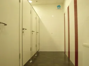 Chân vách ngăn vệ sinh compact hpl bật mí mẹo lựa chọn chuẩn xác.