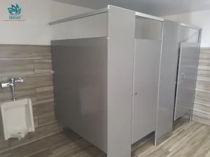 Thi công vách ngăn vệ sinh bằng compact hpl loại 1 chịu nước cho nhà hàng, khách sạn
