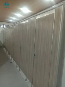 Vách ngăn vệ sinh Compact HPL chịu nước hoàn toàn, không bị giãn nở, sử dụng lâu dài