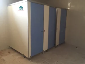 Tấm compact hpl làm vách ngăn vệ sinh chất lượng – Giảm chi phí