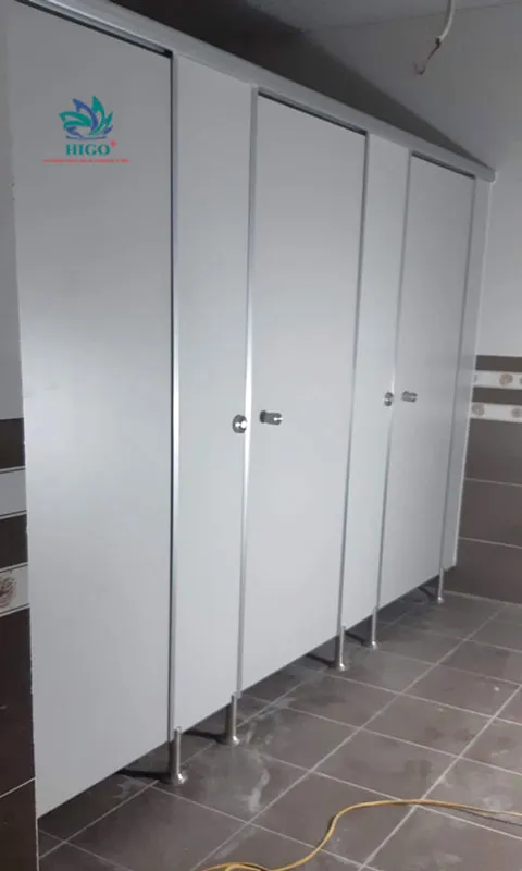 Phân biệt vách ngăn vệ sinh compact hpl loại 2 giống loại 1?