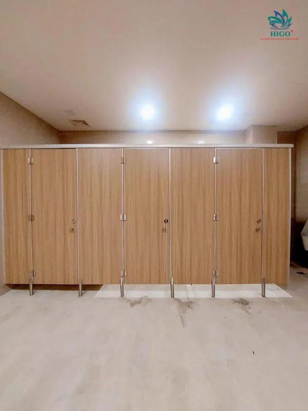 Báo giá phụ kiện vách ngăn nhà vệ sinh compact inox 304, 201 mẫu mã thiết kế tốt