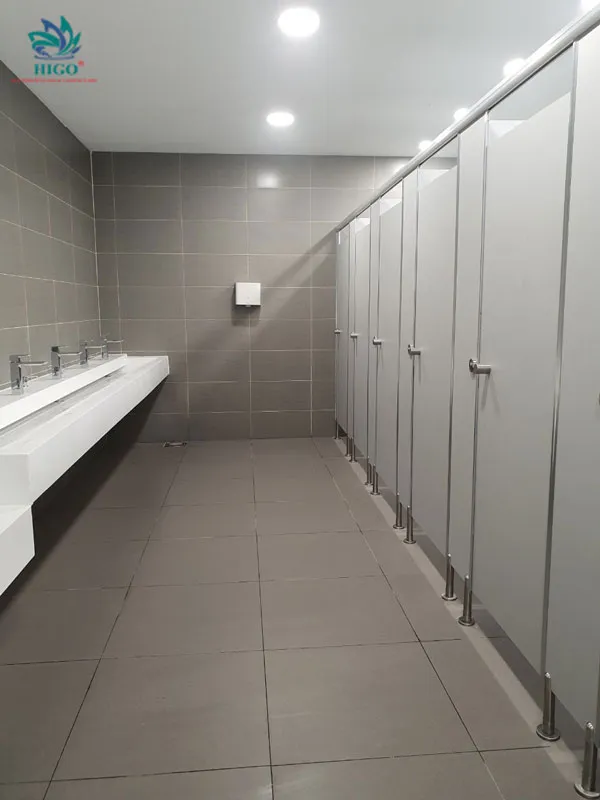 Vách ngăn vệ sinh compact hpl đẹp, bền, tiện lợi đảm bảo tính chịu nước tốt nhất