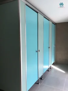 Vách ngăn vệ sinh compact tiết kiệm nhiều thời gian và chi phí trong việc thi công.