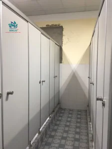 Báo giá thi công vách ngăn vệ sinh tấm compact HPL chất lượng trọn gói giá tốt 2025