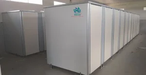 Báo giá thi công vách ngăn nhà vệ sinh với tấm Compact thẩm mỹ cho người sử dụng