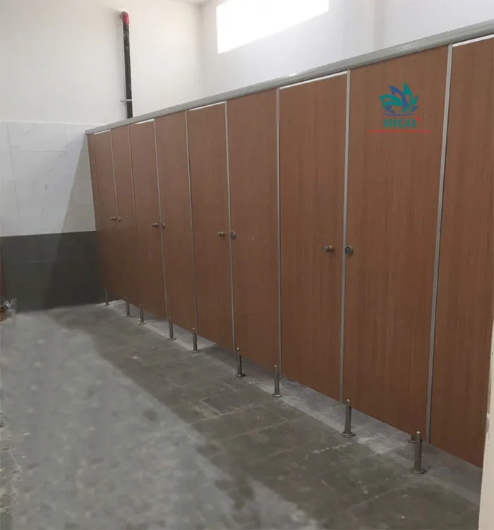 Tấm vách ngăn nhà vệ sinh compact Hpl chịu nước vật liệu lý tưởng cho mọi dự án