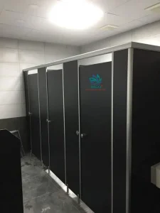 Độ bền của vách ngăn vệ sinh thi công bằng tấm compact HPL là bao lâu?