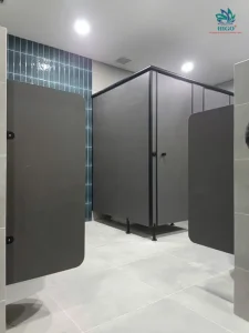 Vách ngăn vệ sinh compact hpl báo giá tấm compact hpl chống nước, thẩm mỹ cao.