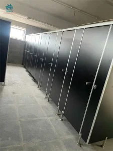 Báo giá thi công vách ngăn vệ sinh nhiều mẫu mã và thiết kế đa dạng