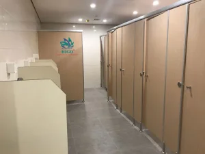 Cách lắp đặt tấm ngăn nhà vệ sinh - Các lưu ý nhất định phải nhớ