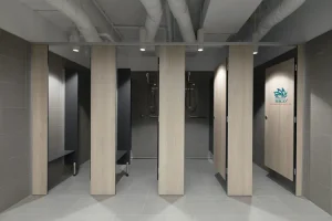 Đặc điểm vách ngăn nhà vệ sinh bằng nhựa xây dựng và cách thi công