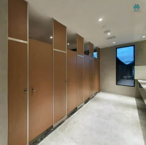 Thi công vách ngăn nhà vệ sinh giải pháp tối ưu thay thế kiểu phòng vệ sinh cũ