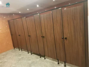 Tấm compact hpl làm vách ngăn nhà vệ sinh sẵn kho giá thành bao nhiêu?