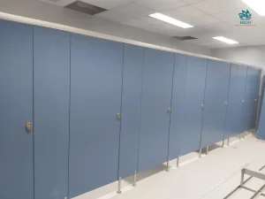 Bí quyết thiết kế vách ngăn nhà vệ sinh cho trường học tiết kiệm